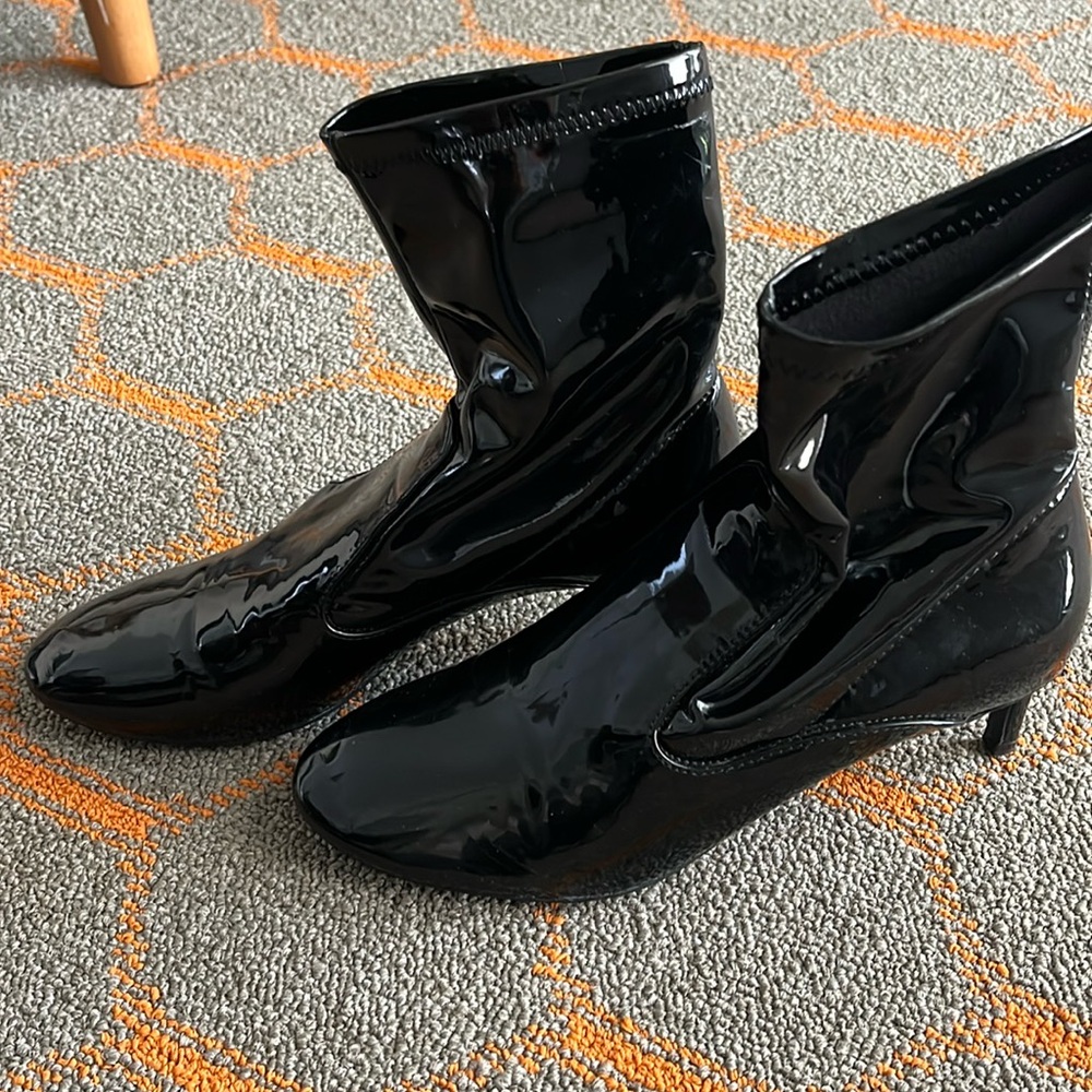 Rain boots with hill!
